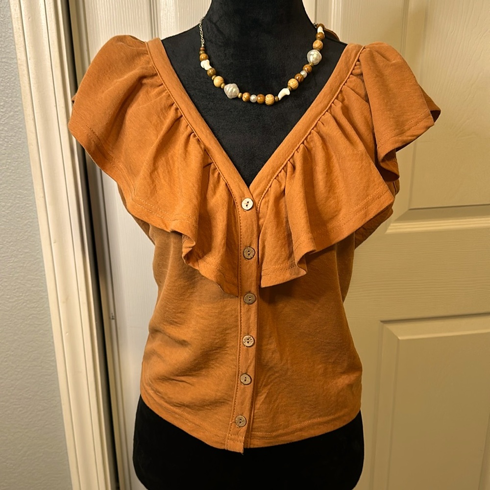 Roomates Sleeveless Blouse